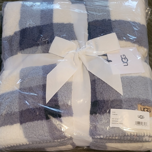 UGG Bedding Sale Nwt Ugg Throw Poshmark